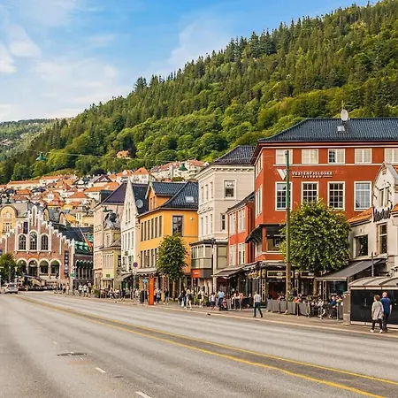 Dinbnb - Idyllic Location - 3 Bedroom Bergen
