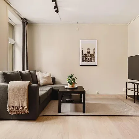 Dinbnb - Idyllic Location - 3 Bedroom