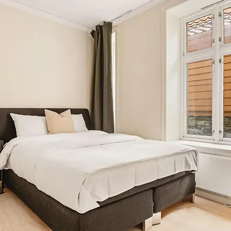 Dinbnb - Idyllic Location - 3 Bedroom Bergen