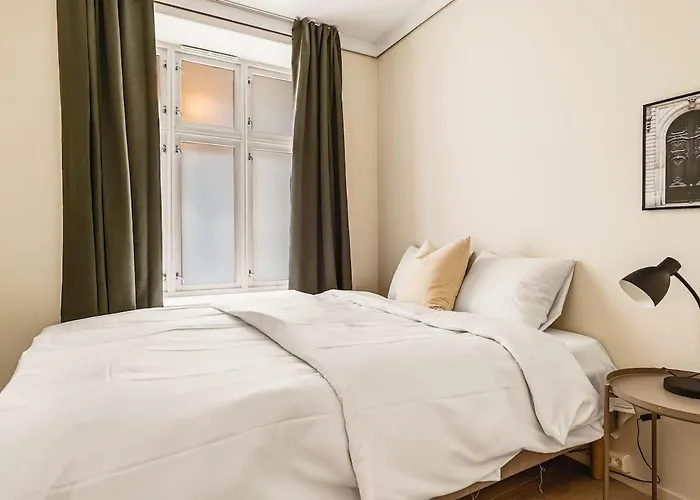 Dinbnb - Idyllic Location - 3 Bedroom Apartament