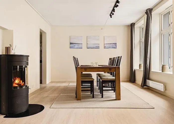 Apartament Dinbnb - Idyllic Location - 3 Bedroom *