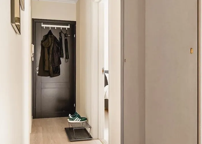 Dinbnb - Idyllic Location - 3 Bedroom